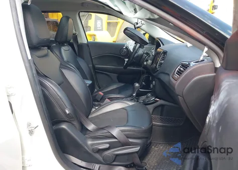 2021 Jeep Compass Altitude 4X4 z USA, uszkodzony, nr VIN 3C4NJDBB5MT543426